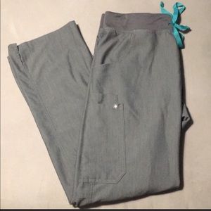 Fig scrub bottoms in graphite